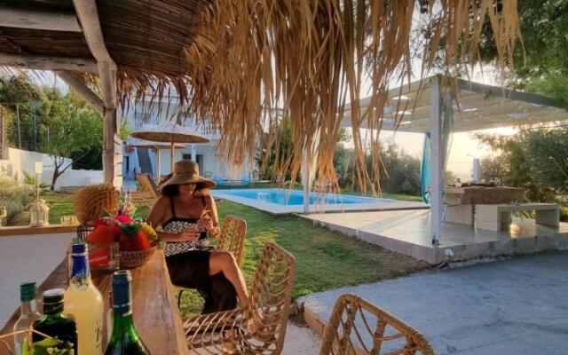 HEAVENLY VIEWS-3- Elegant& Chic, Apartment, Close to the Beach!
