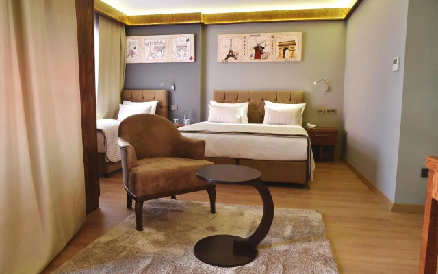 The Elegant Hotel