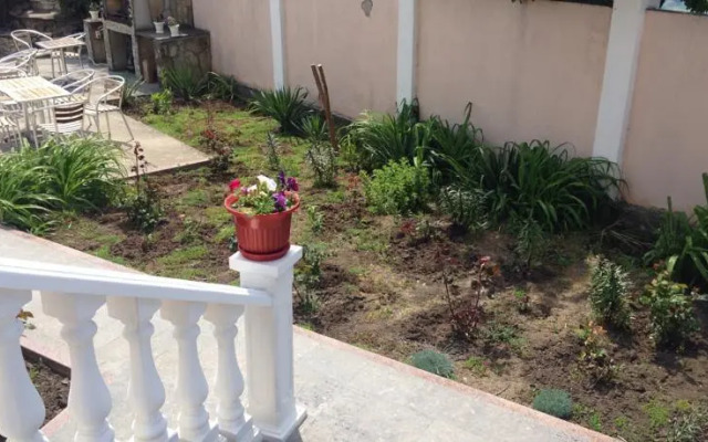 Mini Hotel Artsah Leto