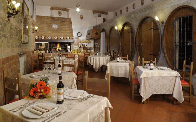 Hotel Fattoria degli Usignoli and Residence