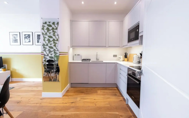 Retro 1-Bedroom Apartment in Slough