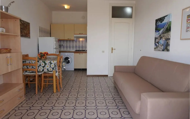 Beautiful Beachfront Apartment-pool-ac by Beahost Rentals