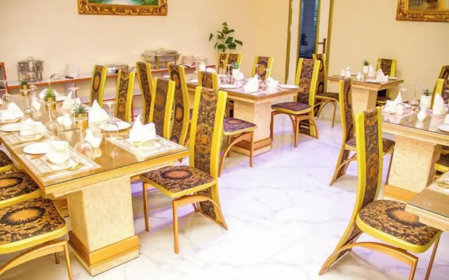 Francinesplace Hotel