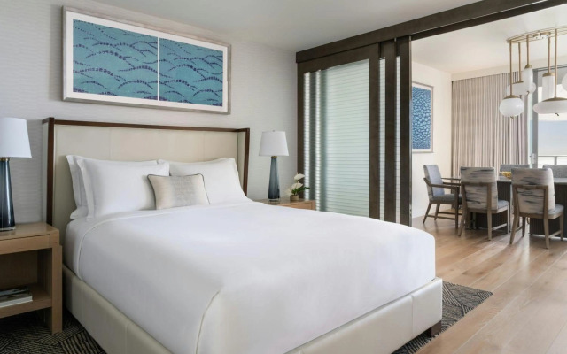 The Ritz-Carlton Residences, Waikiki Beach