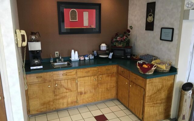 Americas Best Value Inn Decatur, IN