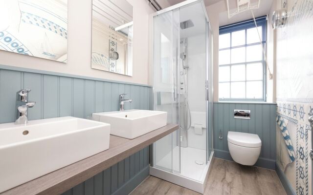 JOIVY Eclectic & Design Led 3Br Apt Near Edinburgh Castle