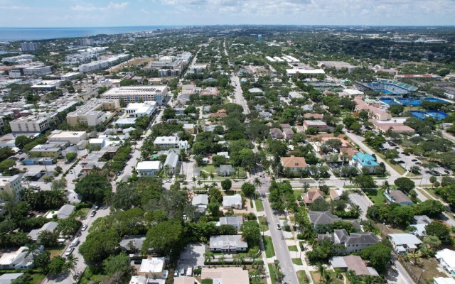 Delray Beach Getaway Minutes to Beach & More!