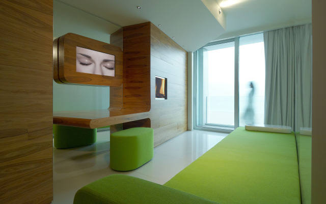 i-Suite Hotel