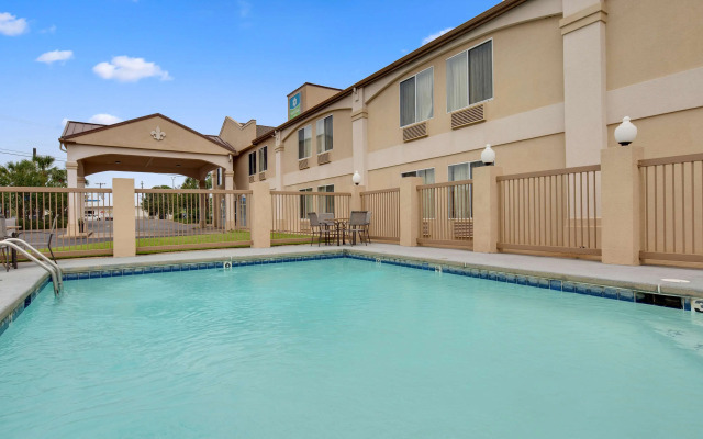 SureStay Hotel by Best Western Alexandria