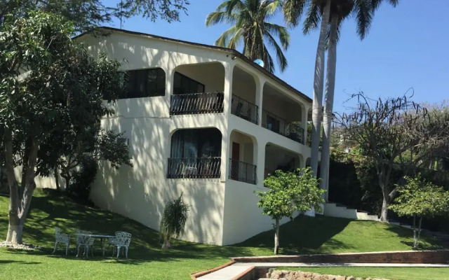 Room in House - Dream House on Lake Tequesquitengo