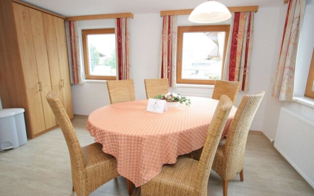 Spacious Apartment in Uderns near Ski Area