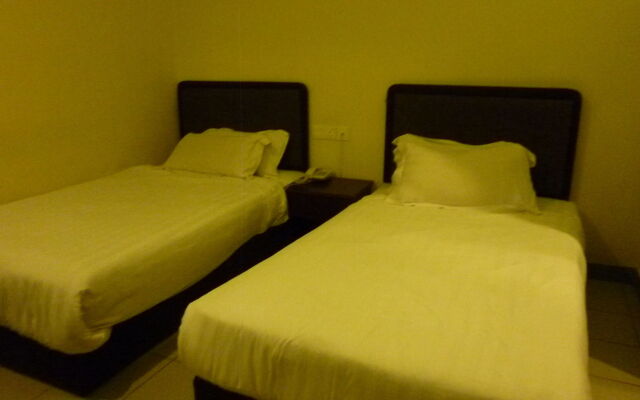DM Hotel