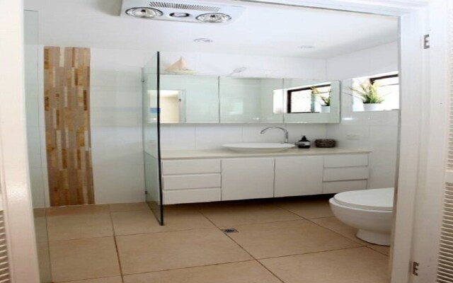 Gold Coast Tropical Beach House