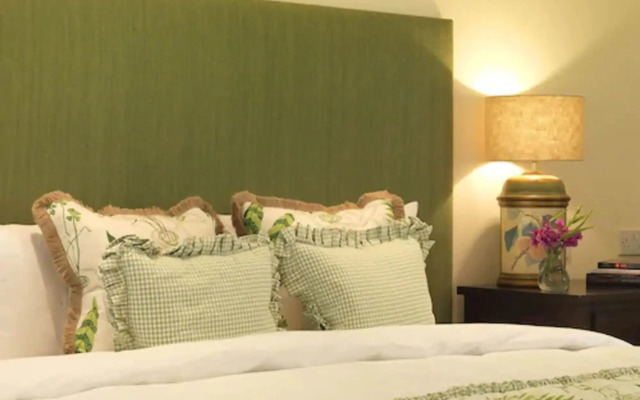 Hare And Hounds Hotel
