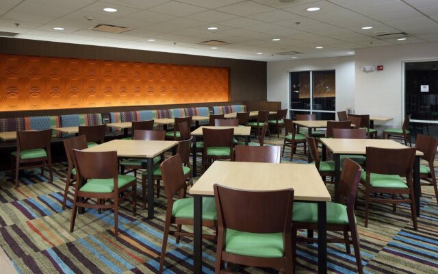 Fairfield Inn & Suites Newark Liberty International Airport