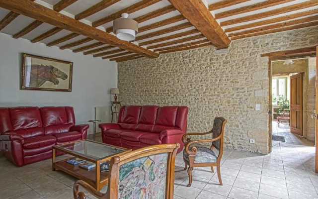 Spacious Holiday Home With Garden