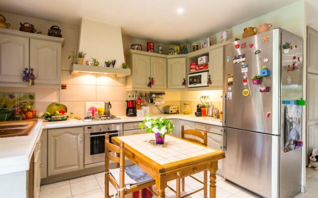 Beautiful Holiday Home in Espere with Swimming Pool