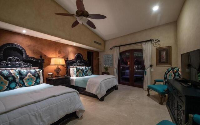 Stunning 6BD Pedregal Villa Maria