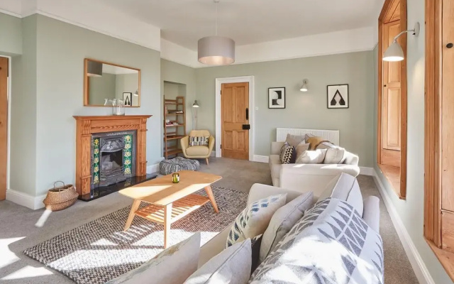 Host Stay Cheviot House