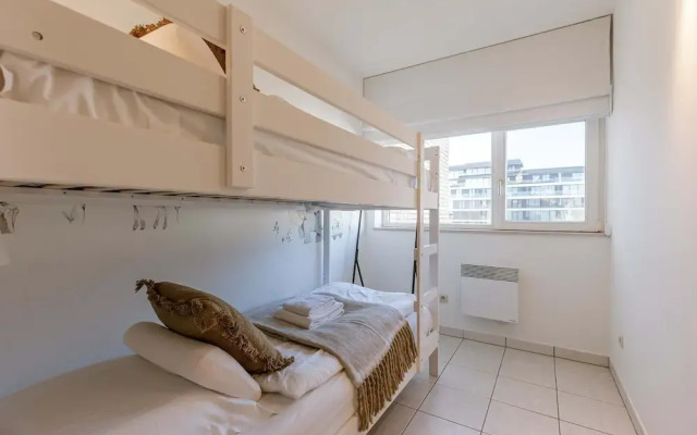 Cozy Apartment for 4 With Parking