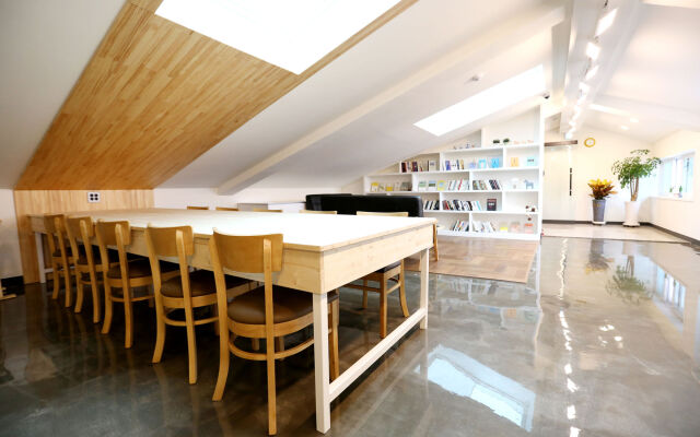 WITH U Hotel & Guesthouse
