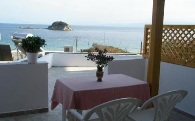 Aparthotel 1 Star Troulos