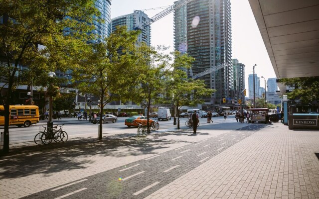 QuickStay Yorkville Condo - Yonge & Bloor