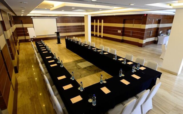 Stately Suites NH 8