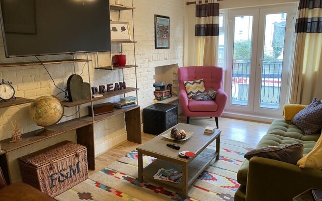 Cozy Holiday Home in Folkstone Near Folkestone Harbour Arm