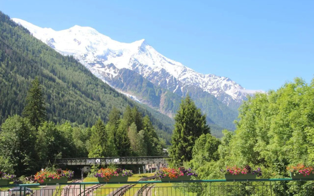 STUDIO CHAMONIX MONT-BLANC Idéalement situé