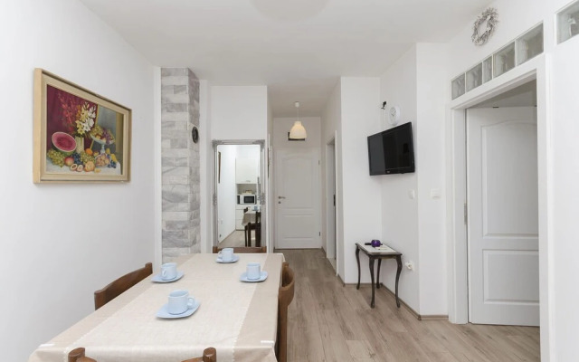 Apartments Katka Near Blue Beach