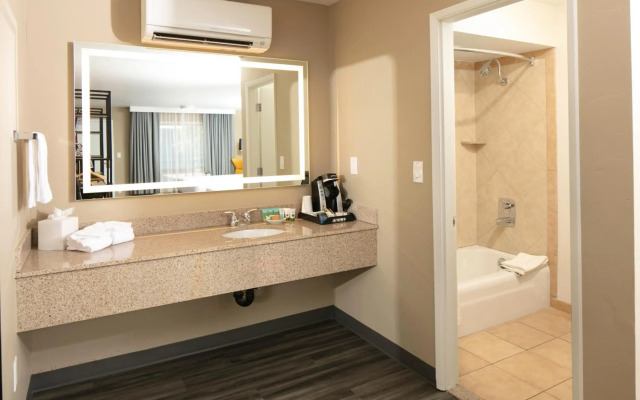 Waypoint Hotel