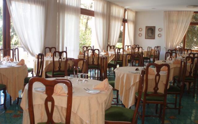 Hotel Metropole