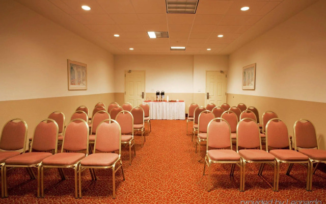 Country Inn & Suites by Radisson, RJ Stadium - Tampa Airport East