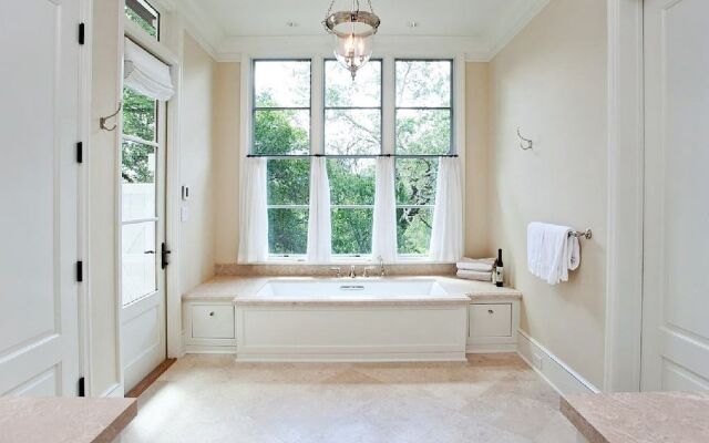 Valley View Designer Sonoma Estate by RedAwning