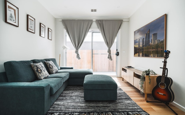 Exquisitely Spacious 3-bed Home