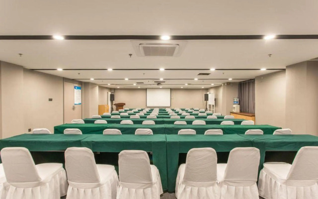 Homeinn Selected Hotel (Linyi Railway Station Square)
