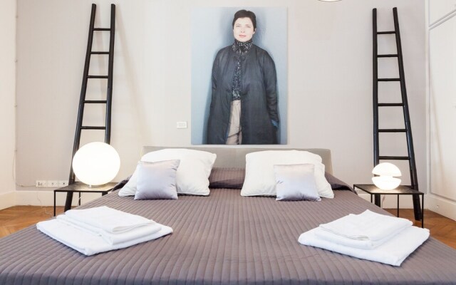 Habitat'S Navona Penthouse