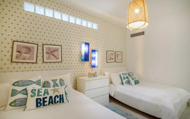 Beachfront Condo Costa del Sol Sleeps 6