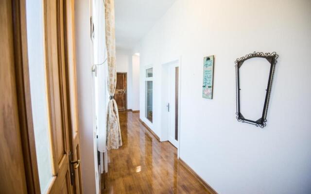 Writer s street residence