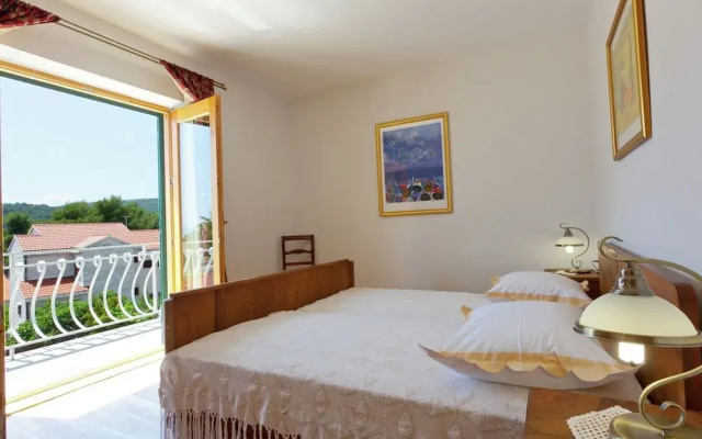 Villa in Sumartin Near the Beach & Ferry Port