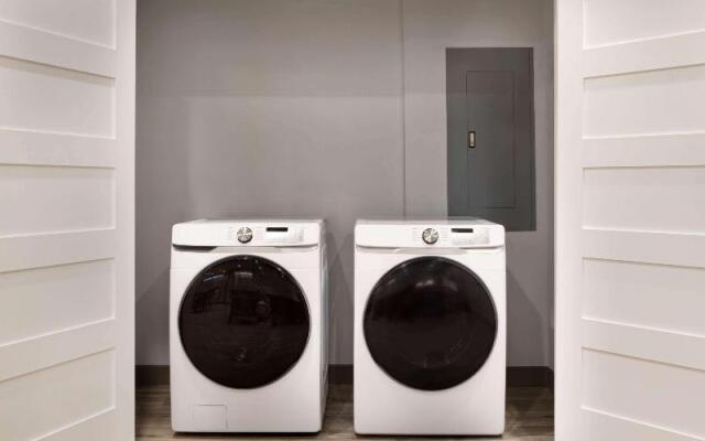 Super 8 By Wyndham Beaumont I-10/Walden Rd