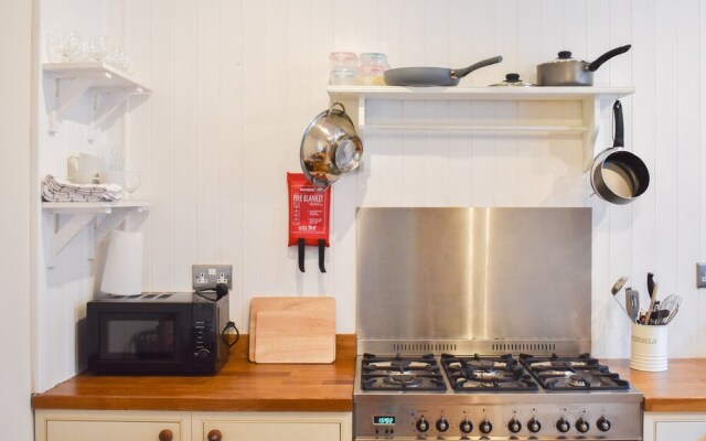 2 Bedroom Garden Home In Preston Park