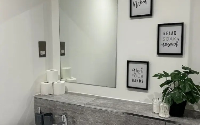 The Retro Suite With Wii Games and Entertainment