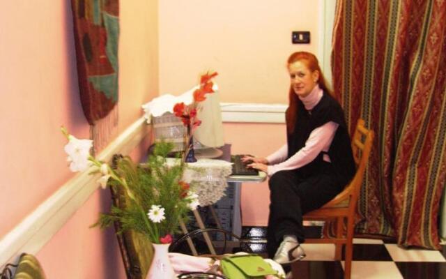 Select Hostel