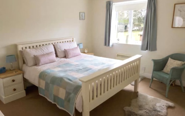 1 Mowbray Court