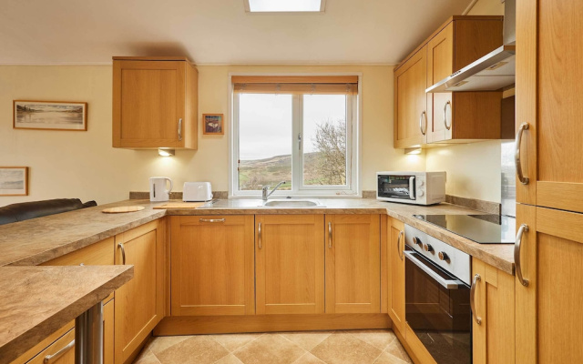 Host Stay - The Lodge High House