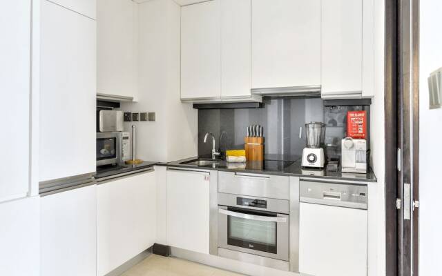 Dream Inn Apartments- Address Marina