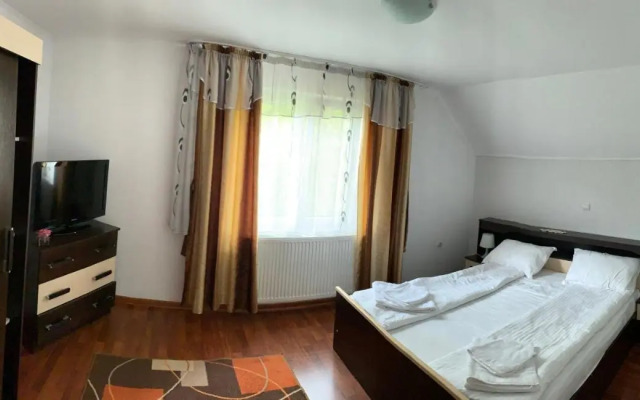 Casa Larisa