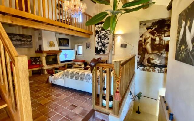 GROOMI - La Pouzilhacoise : Grande demeure avec patio !